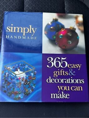 Simply Handmade 365 Easy Gifts & Decorations Book - Blue/Purple Cover